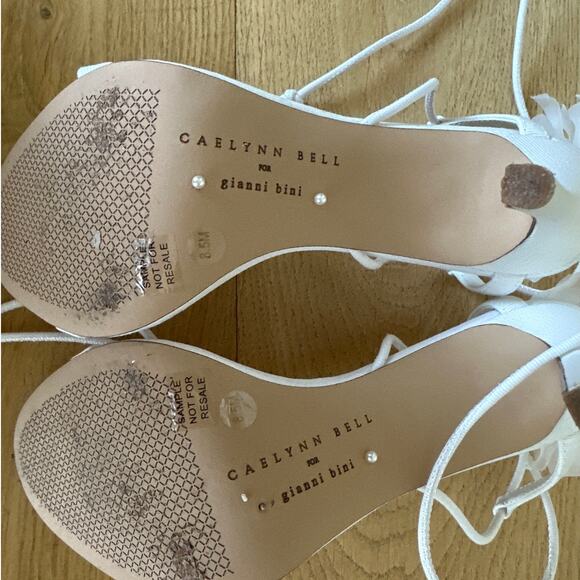 Gianni Bini x Caelynn Bell - Papillon Flower Ankle Wrap Strappy Sandals in White - Picture 6 of 9